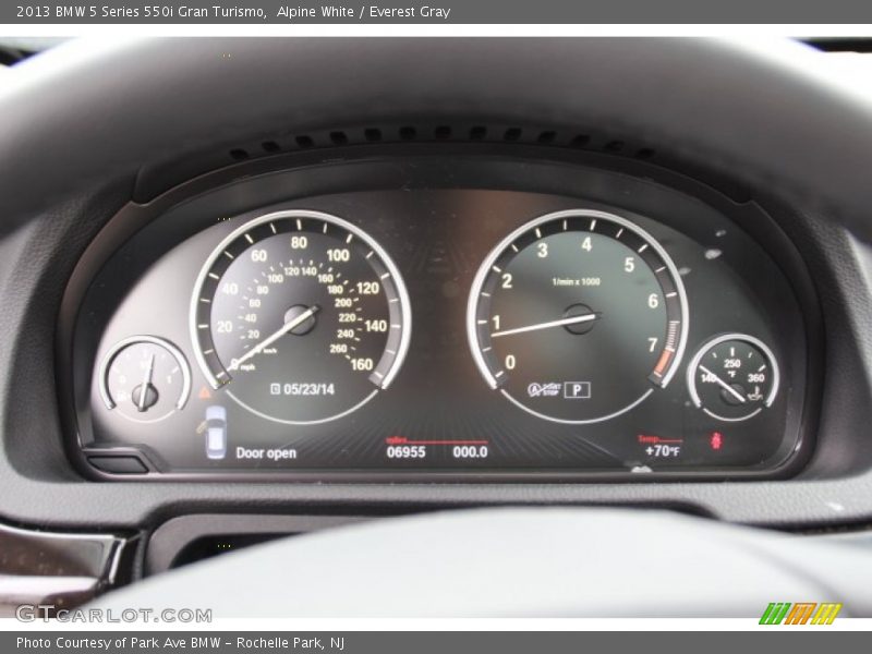 Alpine White / Everest Gray 2013 BMW 5 Series 550i Gran Turismo