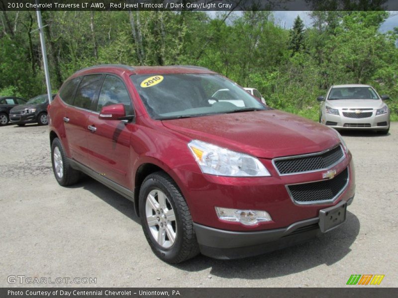 Front 3/4 View of 2010 Traverse LT AWD