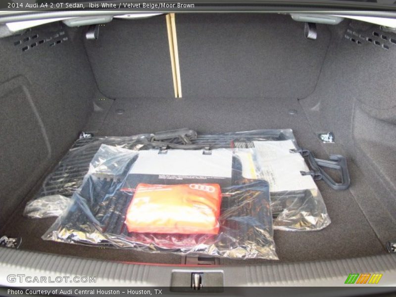 Ibis White / Velvet Beige/Moor Brown 2014 Audi A4 2.0T Sedan