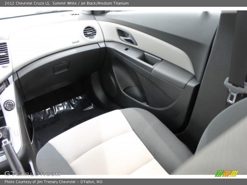 Summit White / Jet Black/Medium Titanium 2012 Chevrolet Cruze LS