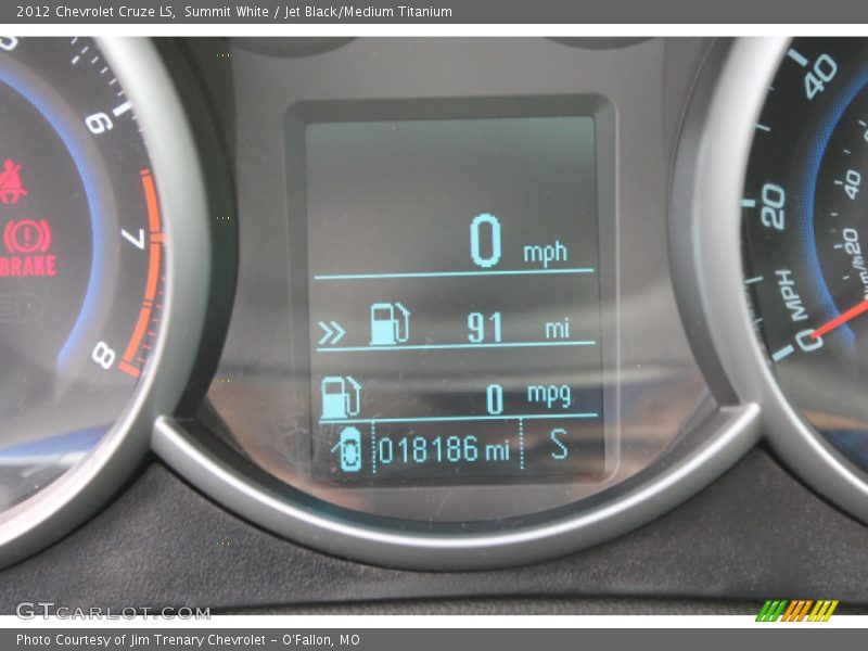 Summit White / Jet Black/Medium Titanium 2012 Chevrolet Cruze LS