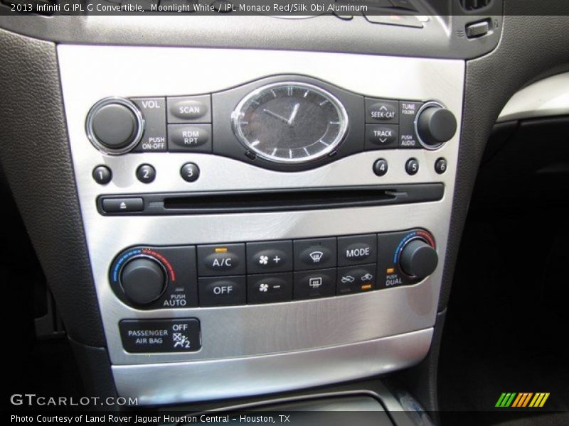 Controls of 2013 G IPL G Convertible