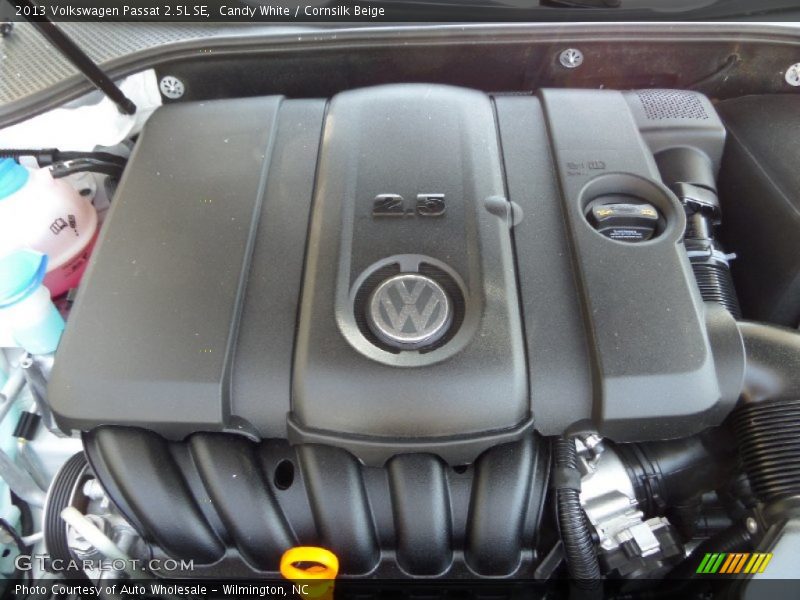 Candy White / Cornsilk Beige 2013 Volkswagen Passat 2.5L SE