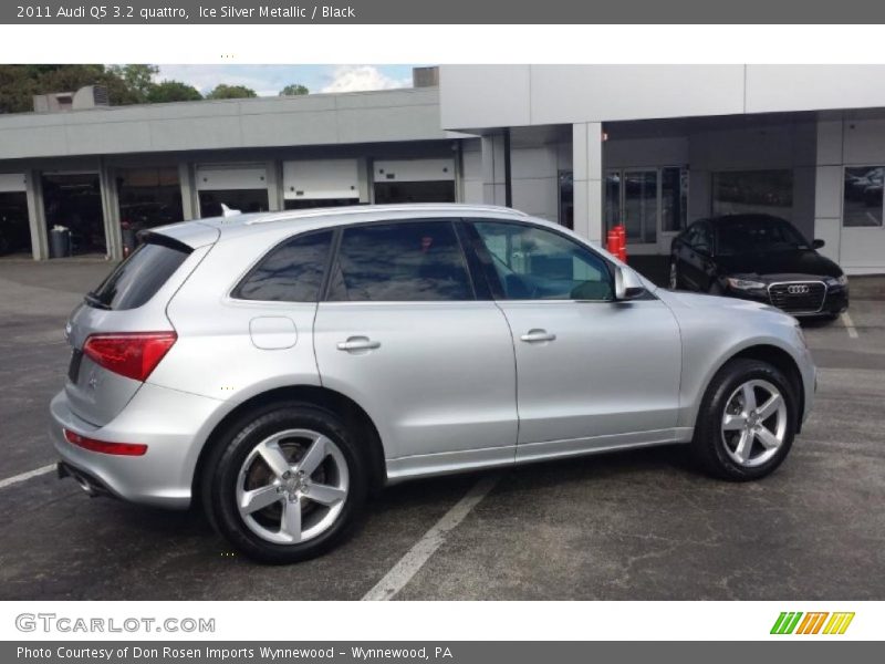 Ice Silver Metallic / Black 2011 Audi Q5 3.2 quattro