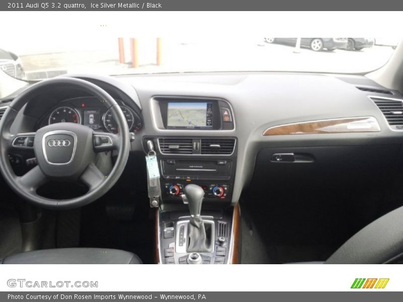 Ice Silver Metallic / Black 2011 Audi Q5 3.2 quattro