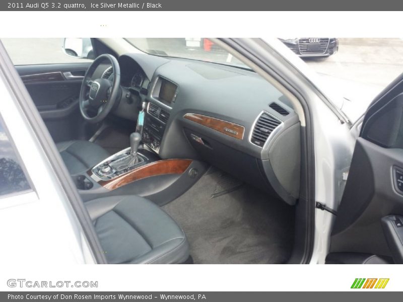 Ice Silver Metallic / Black 2011 Audi Q5 3.2 quattro