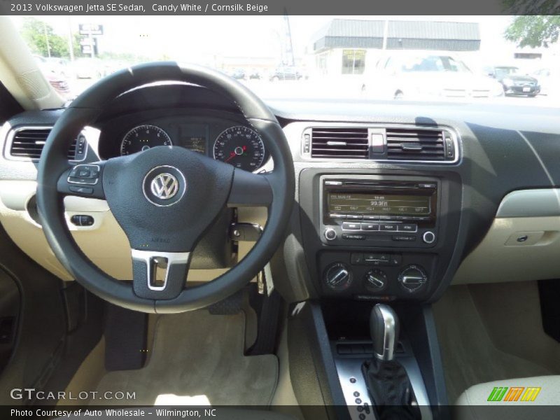 Candy White / Cornsilk Beige 2013 Volkswagen Jetta SE Sedan