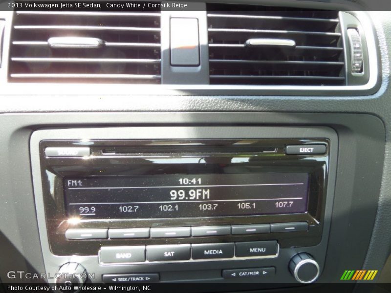 Candy White / Cornsilk Beige 2013 Volkswagen Jetta SE Sedan