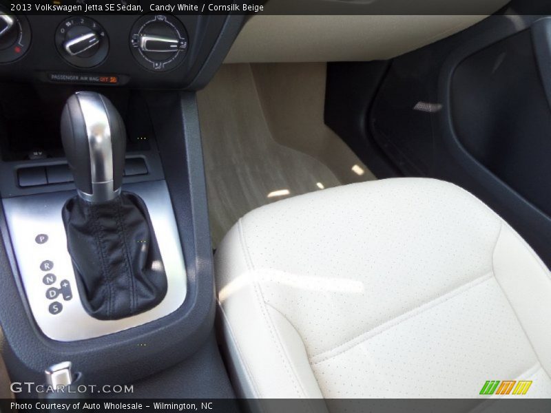 Candy White / Cornsilk Beige 2013 Volkswagen Jetta SE Sedan