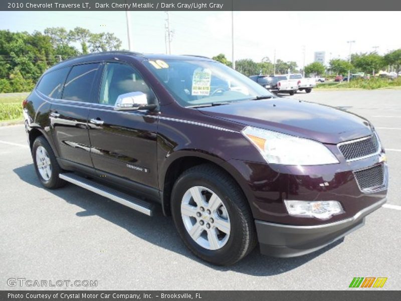 Front 3/4 View of 2010 Traverse LT