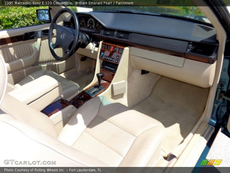 Brilliant Emerald Pearl / Parchment 1995 Mercedes-Benz E 320 Convertible