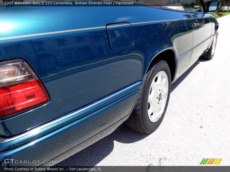 Brilliant Emerald Pearl / Parchment 1995 Mercedes-Benz E 320 Convertible