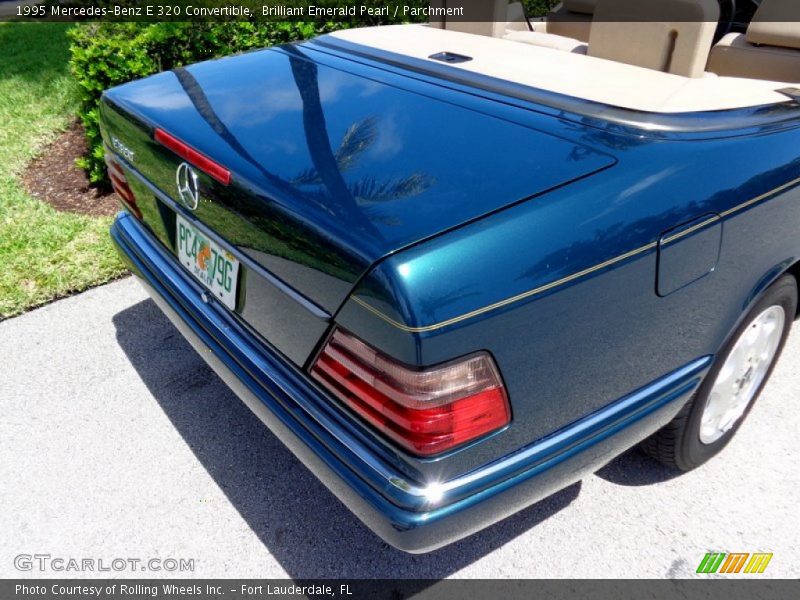 Brilliant Emerald Pearl / Parchment 1995 Mercedes-Benz E 320 Convertible