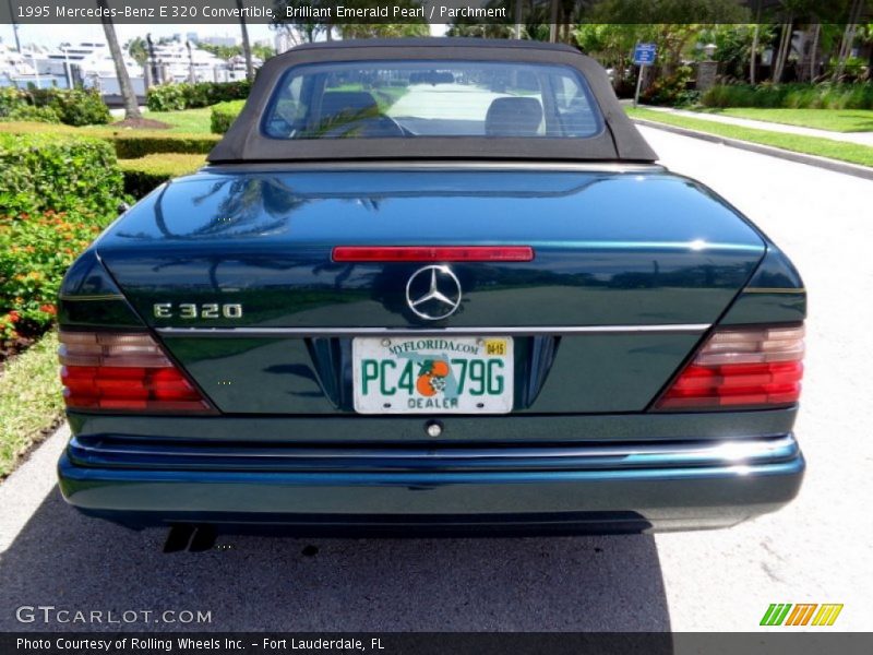 Brilliant Emerald Pearl / Parchment 1995 Mercedes-Benz E 320 Convertible
