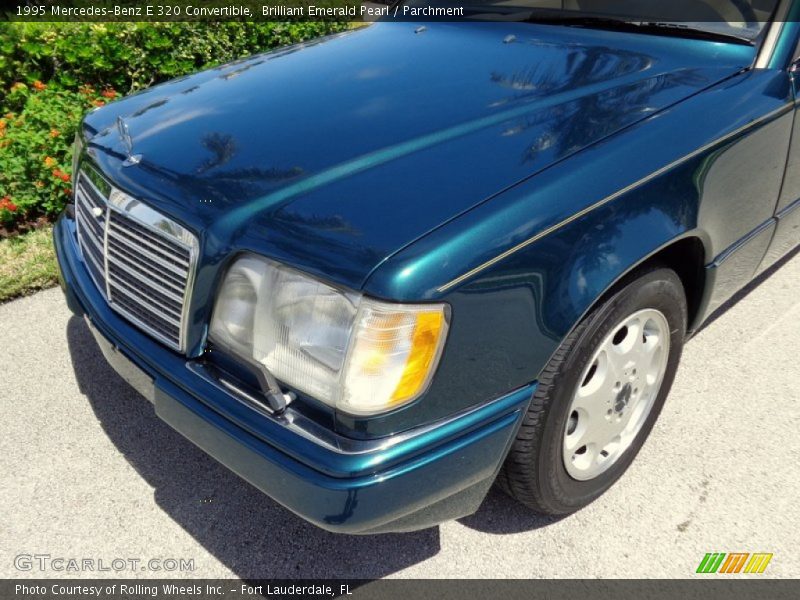 Brilliant Emerald Pearl / Parchment 1995 Mercedes-Benz E 320 Convertible