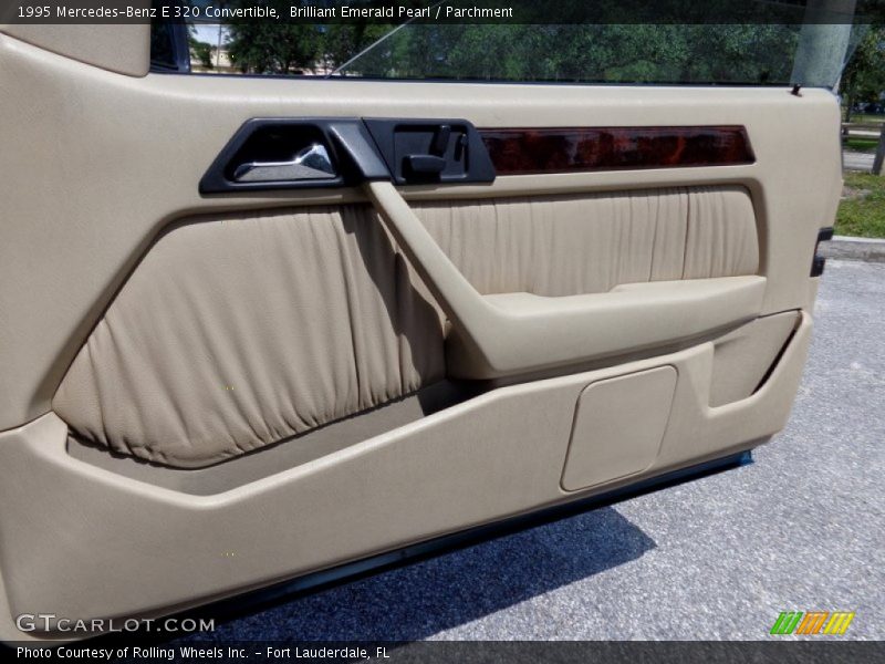 Brilliant Emerald Pearl / Parchment 1995 Mercedes-Benz E 320 Convertible