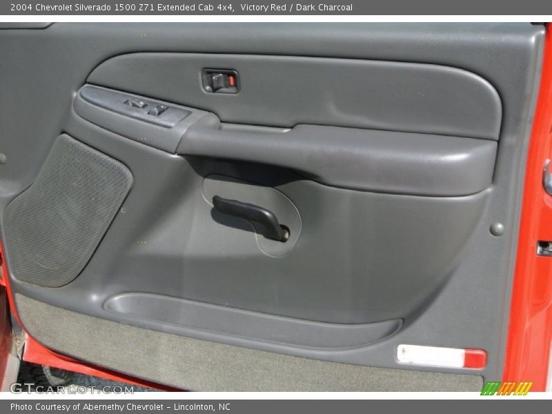 Victory Red / Dark Charcoal 2004 Chevrolet Silverado 1500 Z71 Extended Cab 4x4