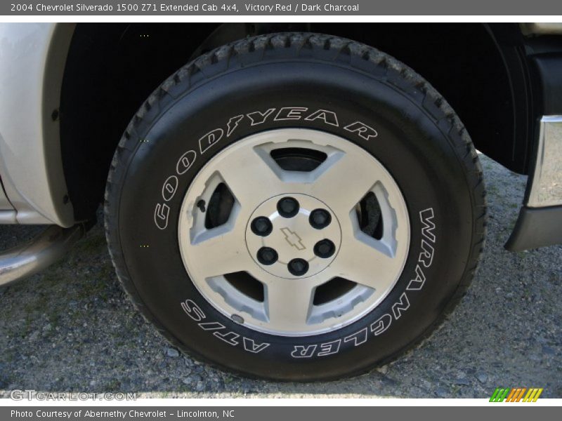 Victory Red / Dark Charcoal 2004 Chevrolet Silverado 1500 Z71 Extended Cab 4x4