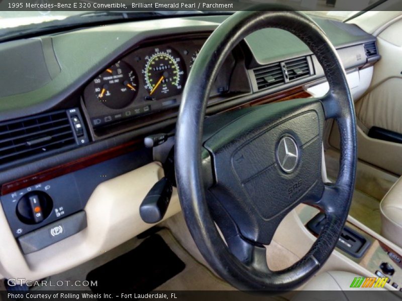 Brilliant Emerald Pearl / Parchment 1995 Mercedes-Benz E 320 Convertible