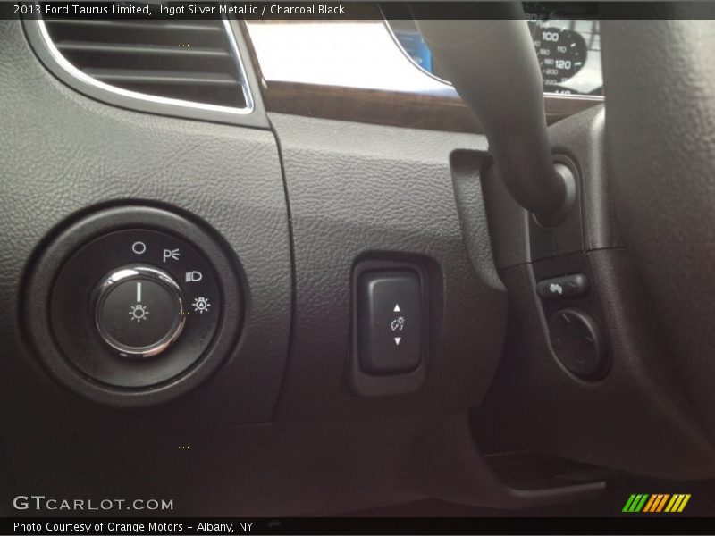 Ingot Silver Metallic / Charcoal Black 2013 Ford Taurus Limited