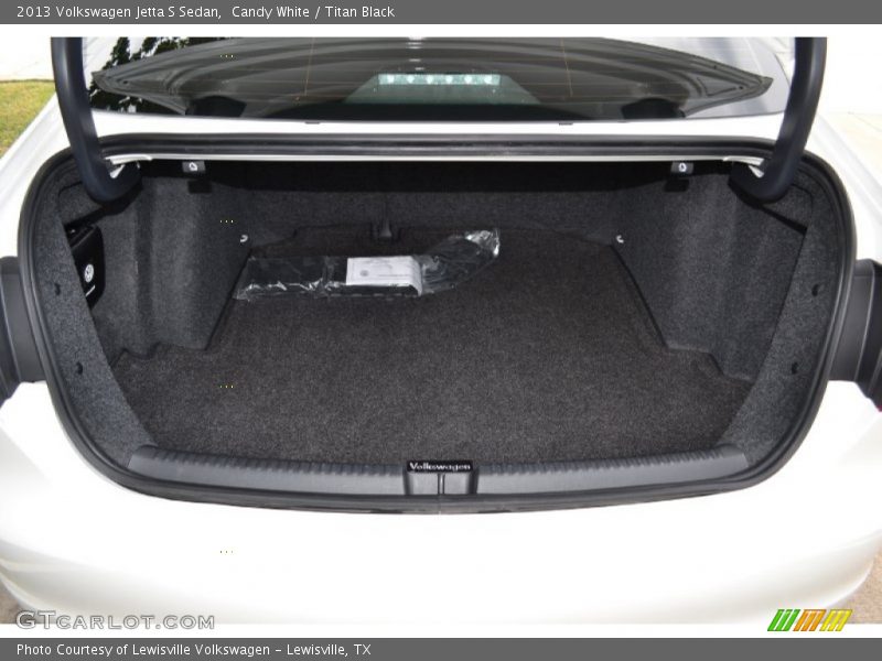 Candy White / Titan Black 2013 Volkswagen Jetta S Sedan