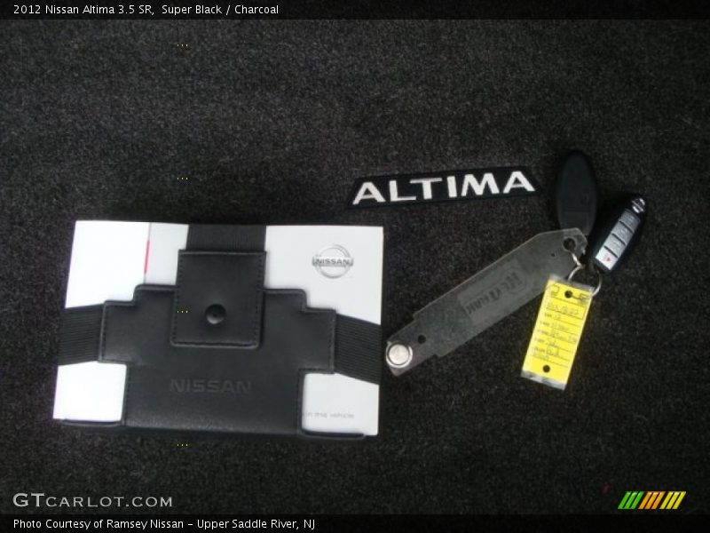 Super Black / Charcoal 2012 Nissan Altima 3.5 SR