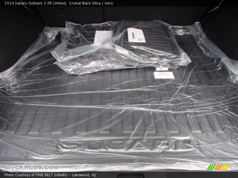 Crystal Black Silica / Ivory 2014 Subaru Outback 3.6R Limited