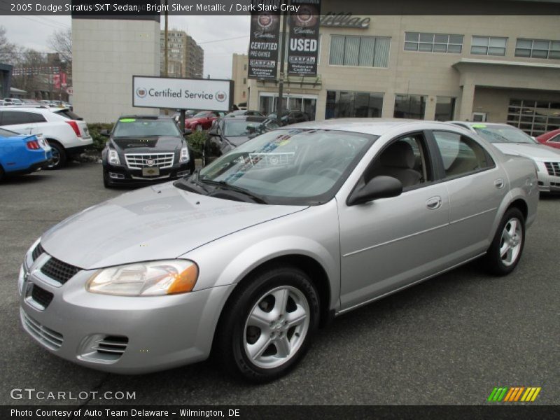 Bright Silver Metallic / Dark Slate Gray 2005 Dodge Stratus SXT Sedan