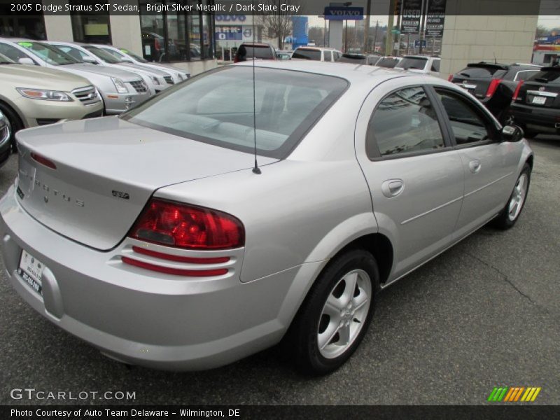 Bright Silver Metallic / Dark Slate Gray 2005 Dodge Stratus SXT Sedan