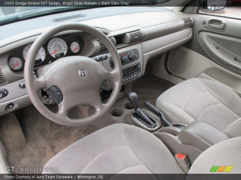 Bright Silver Metallic / Dark Slate Gray 2005 Dodge Stratus SXT Sedan