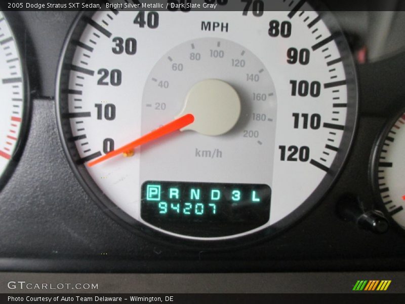 Bright Silver Metallic / Dark Slate Gray 2005 Dodge Stratus SXT Sedan
