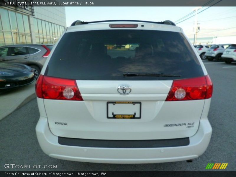 Super White / Taupe 2010 Toyota Sienna XLE AWD