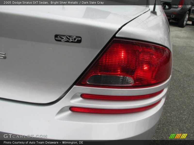 Bright Silver Metallic / Dark Slate Gray 2005 Dodge Stratus SXT Sedan