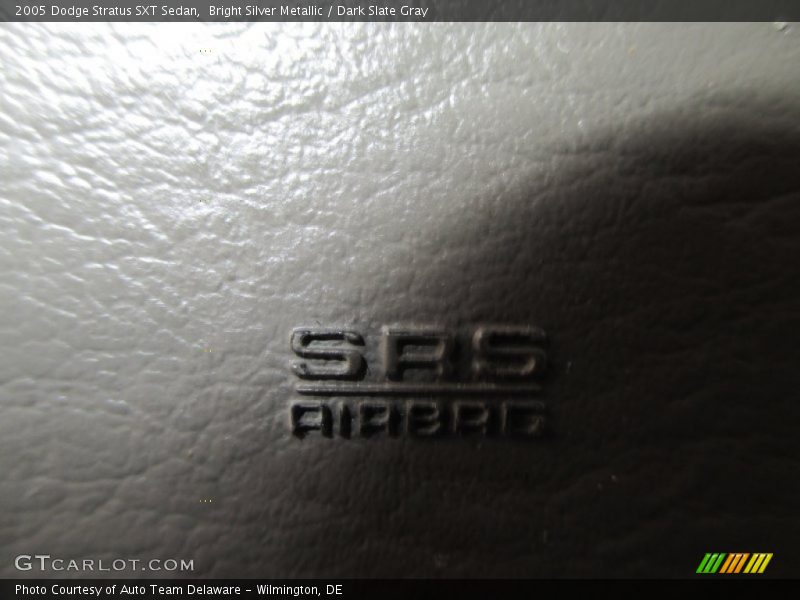 Bright Silver Metallic / Dark Slate Gray 2005 Dodge Stratus SXT Sedan