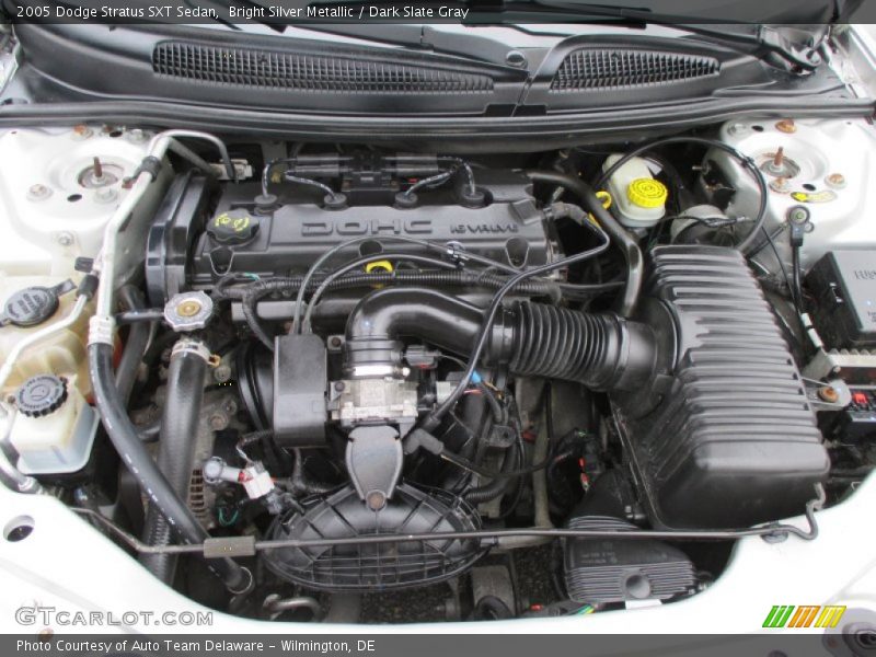 Bright Silver Metallic / Dark Slate Gray 2005 Dodge Stratus SXT Sedan