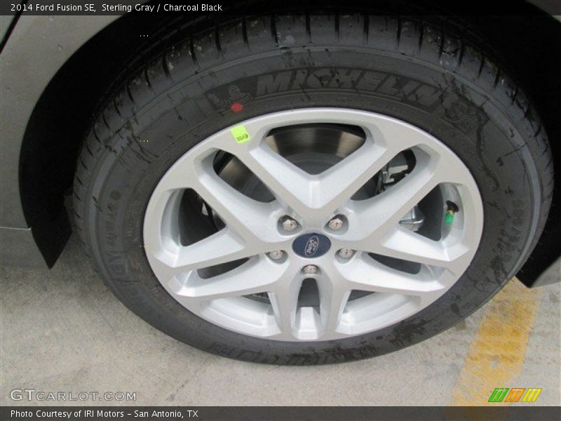 Sterling Gray / Charcoal Black 2014 Ford Fusion SE