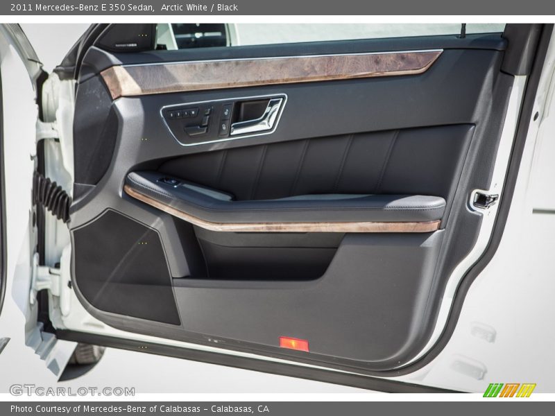 Arctic White / Black 2011 Mercedes-Benz E 350 Sedan