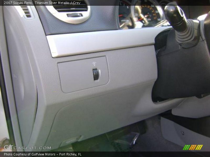 Titanium Silver Metallic / Grey 2007 Suzuki Reno