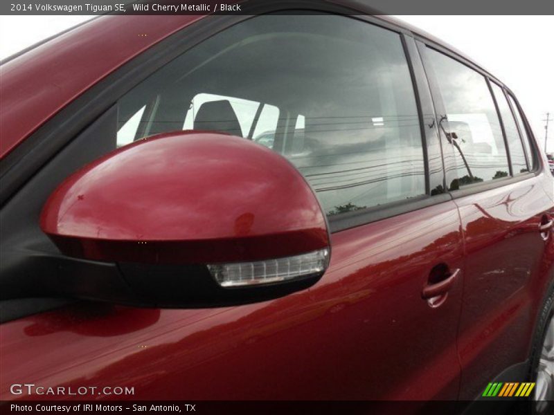 Wild Cherry Metallic / Black 2014 Volkswagen Tiguan SE