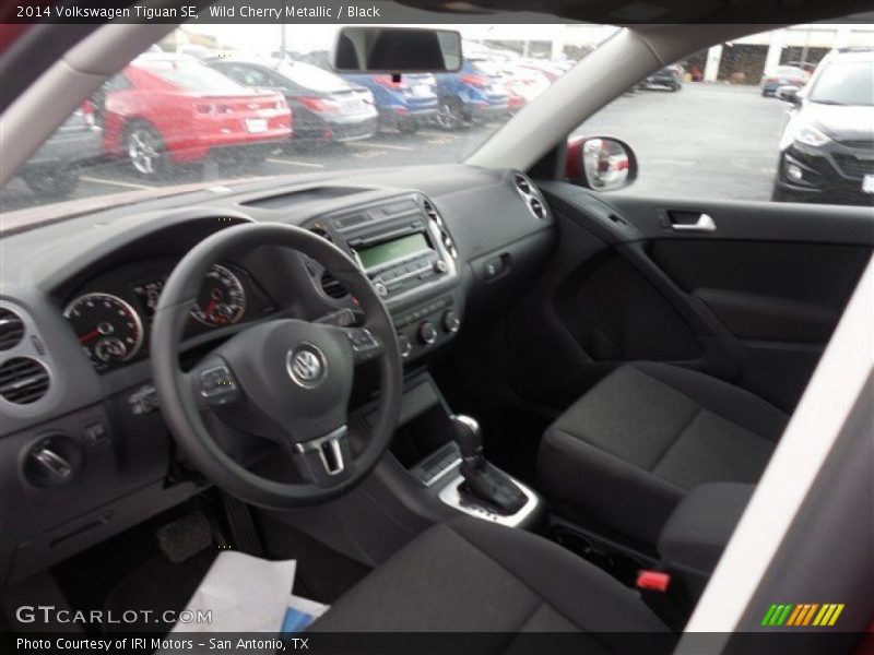 Wild Cherry Metallic / Black 2014 Volkswagen Tiguan SE