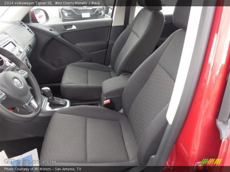 Wild Cherry Metallic / Black 2014 Volkswagen Tiguan SE
