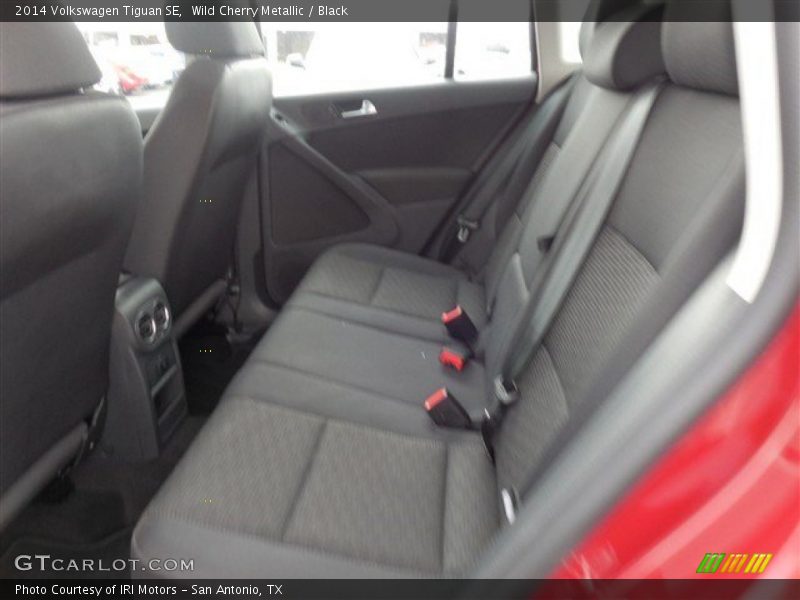 Wild Cherry Metallic / Black 2014 Volkswagen Tiguan SE