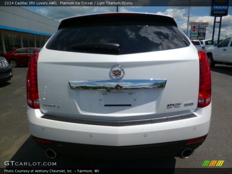 Platinum Ice Tricoat / Light Titanium/Ebony 2014 Cadillac SRX Luxury AWD