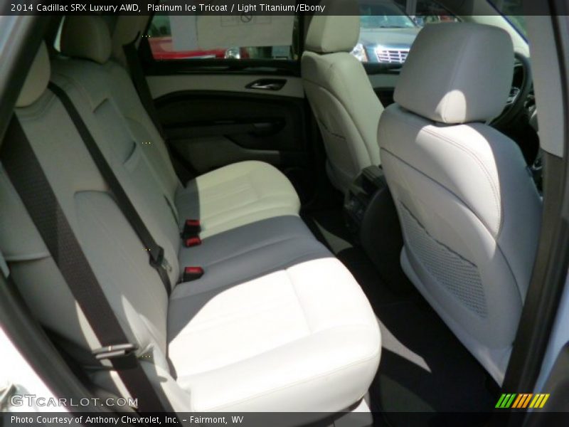 Platinum Ice Tricoat / Light Titanium/Ebony 2014 Cadillac SRX Luxury AWD