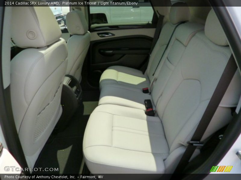 Platinum Ice Tricoat / Light Titanium/Ebony 2014 Cadillac SRX Luxury AWD