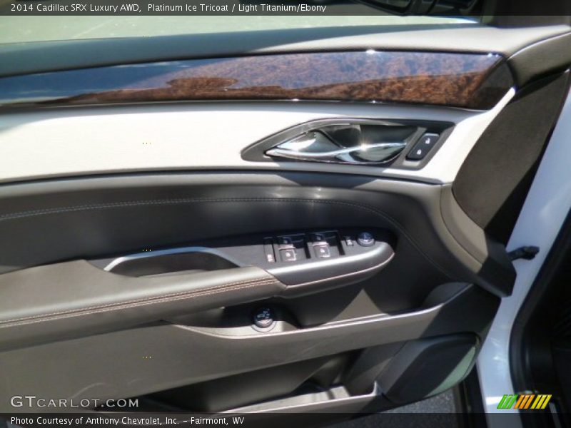 Platinum Ice Tricoat / Light Titanium/Ebony 2014 Cadillac SRX Luxury AWD