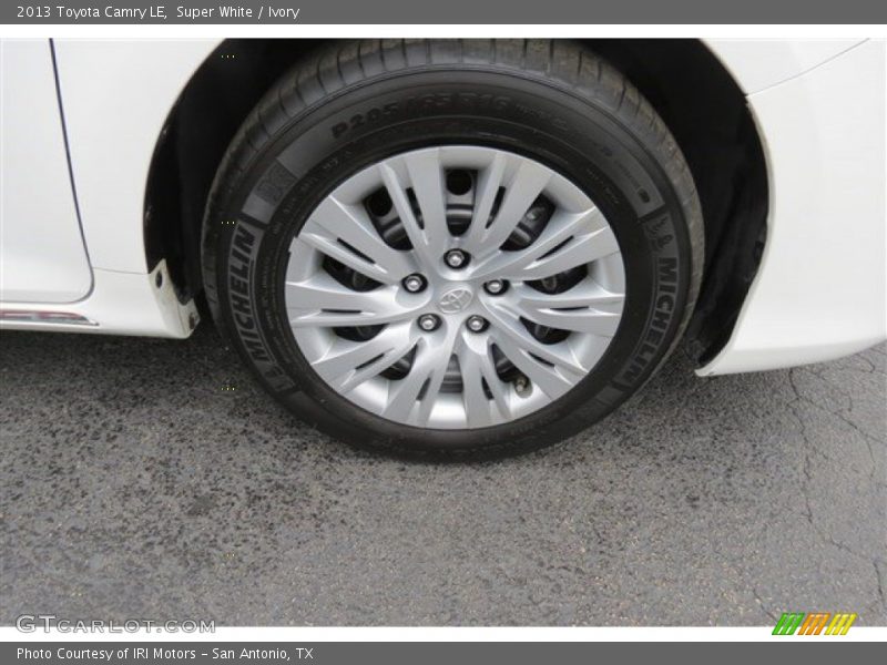 Super White / Ivory 2013 Toyota Camry LE