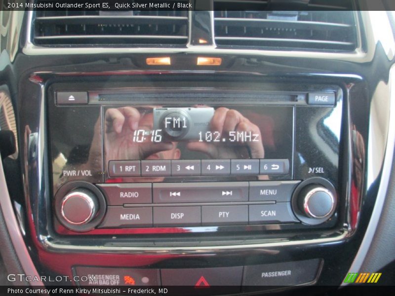 Quick Silver Metallic / Black 2014 Mitsubishi Outlander Sport ES
