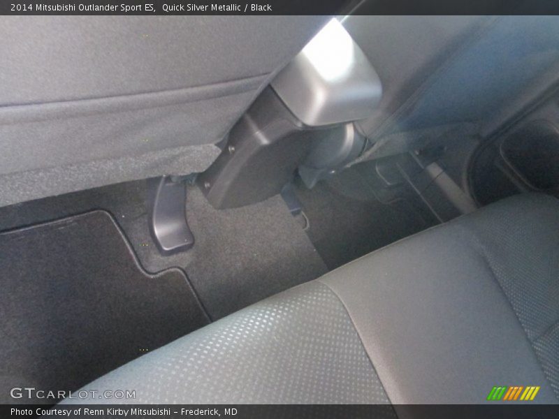 Quick Silver Metallic / Black 2014 Mitsubishi Outlander Sport ES
