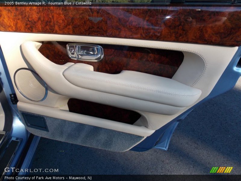 Fountain Blue / Cotswold 2005 Bentley Arnage R